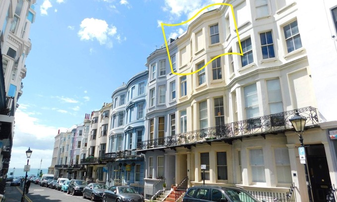 Kemptown Apartment | Central Kemptown Studio Vibrant Retreat