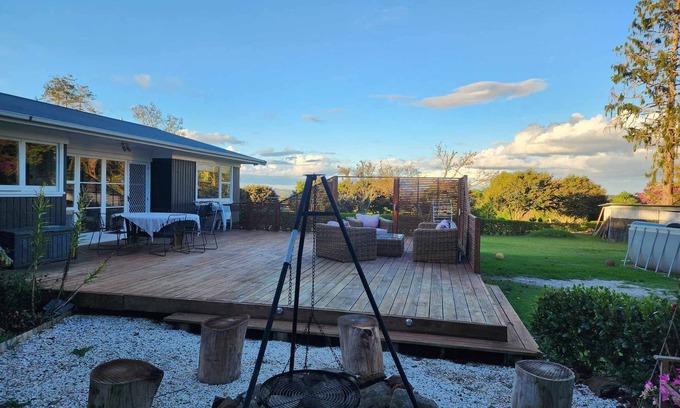 Kerikeri House | Central Kerikeri home. Gym, sauna, firepit,1 Acre.