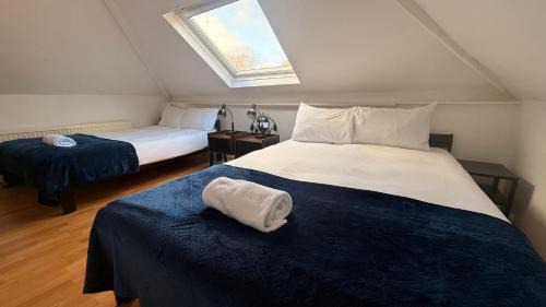 Hanham House | Central located house for big groups