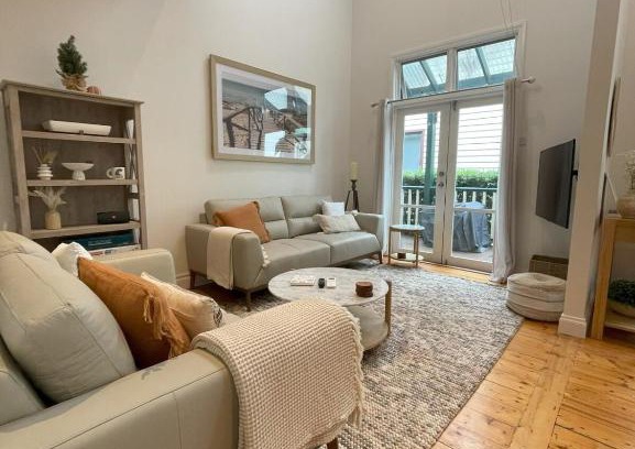 Lorne House | Central Lorne Gem - Beach & Town Centre at Your Door