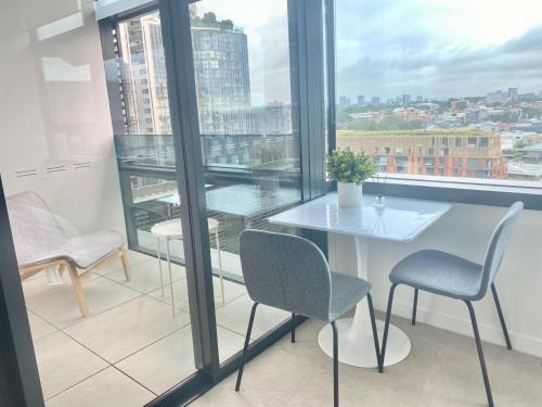 Chippendale Apartment | Central Park Studio with Great View
