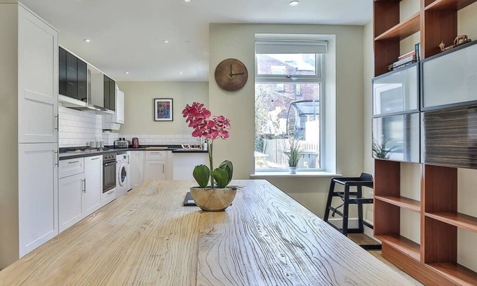 Sheffield House | Central Premium Property