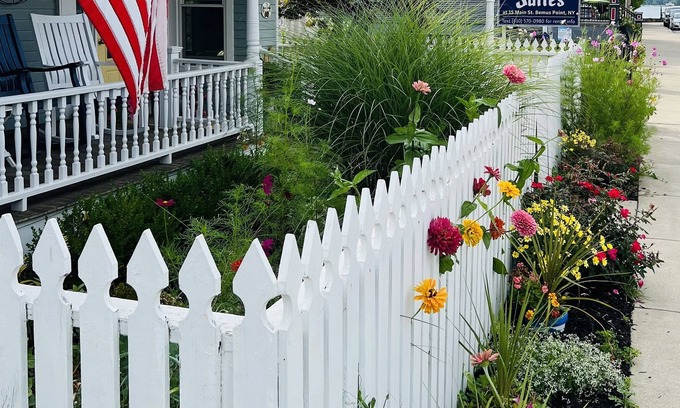 Bemus Point House | Central romantic King, Lake just steps away, cable TV fast Internet, hardwoods