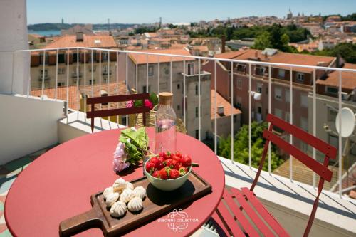 Merces Apartment | Central Rooftop Apartment by LovelyStay
