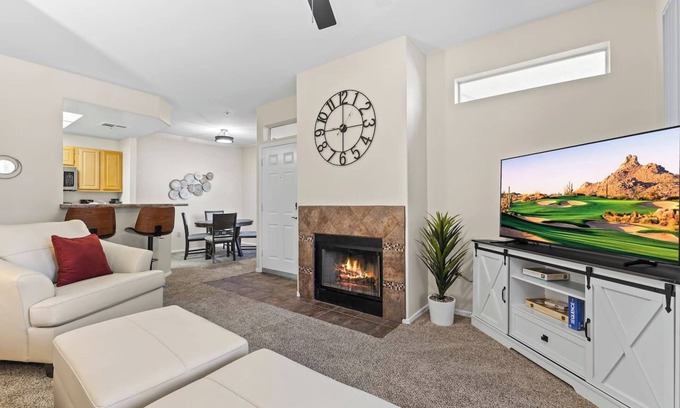 Central Scottsdale Apartment | Central Scottsdale | Pool & Gym