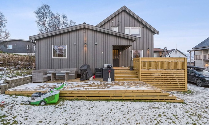 Tromso Apartment | Central & Spaceious 3 bedroom apartment