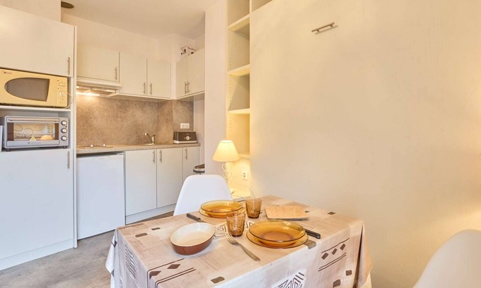 Barbotan-les-Thermes Apartment | Central studio with balcony, near Thermal Baths