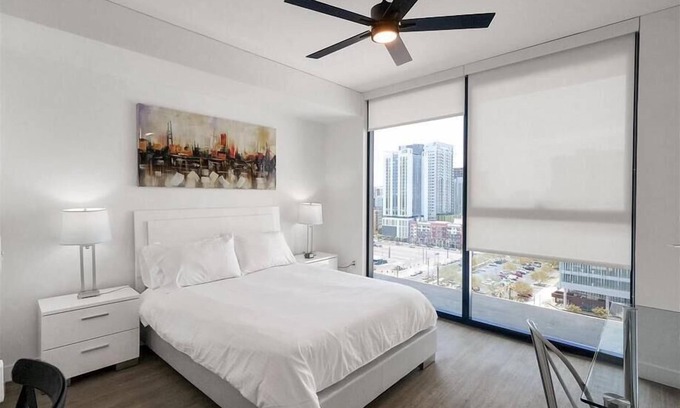 Evans Churchill Apartment | Central Studio | Pool/Spa/Hottub | Close to Shops & Parks
