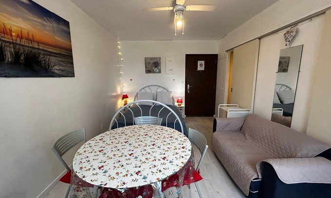 La Roche-Posay Apartment | Central studio with WIFI, near spas