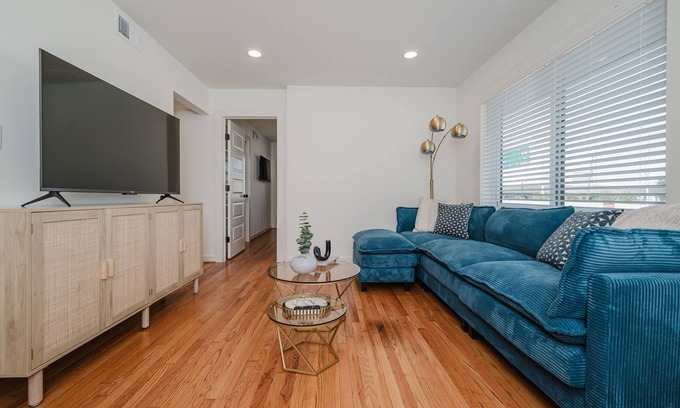 Civil Rights Historic District Condo | Central Suites Trio-Groups/Multi-King Beds/Parking