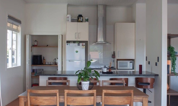 Woodhill House | Central Villa Oasis S