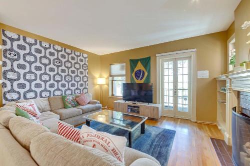 Central West End Apartment | Central West End Condo Less Than 1 Mi to Forest Park!