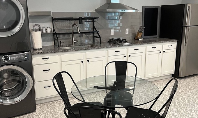 Miramonte Apartment | Centrally Located Apartment