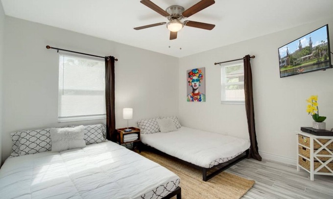 Tampa Apartment | Centrally Located Bayshore Home