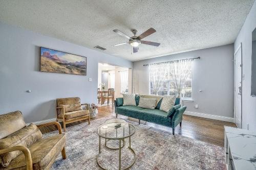 Irving Apartment | Centrally Located DFW Retreat