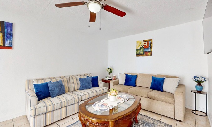Largo House | Centrally located, dog friendly, comfortable home with AC and WD