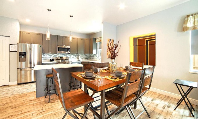 Tampa House | Centrally Located Family Home In Tampa