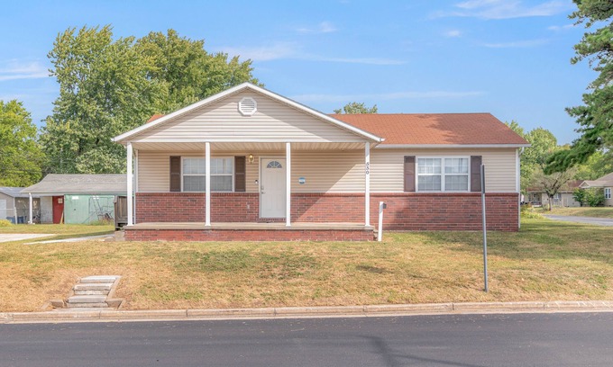 Joplin House | Centrally Located Home in Joplin