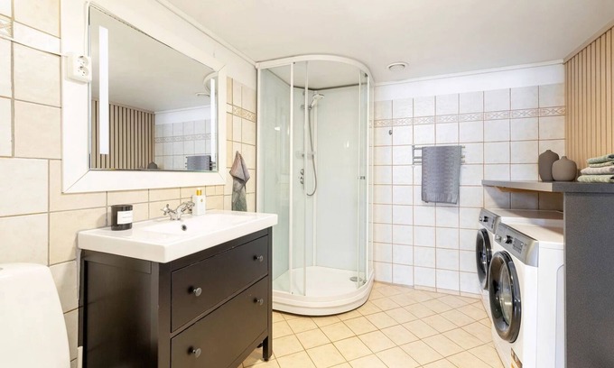 Kristiansand Apartment | Centrally located in Kvadraturen with 3 large bedrooms, balcony and parking space