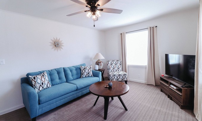 South Central Omaha House | Centrally located in Omaha, close to downtown, major attractions, freeways.