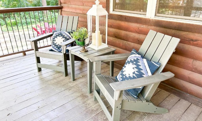 Broken Bow House | Centrally Located Lux Cabin with Hot Tub, Fire Pit, EV Outlet
