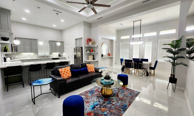 Edinburg House | Centrally located, spacious and beautiful home in Edinburg near main attractions