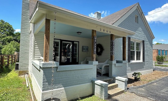 Frankfort House | "Centrally Located to Many Distilleries" House on the Kentucky Bourbon Trail