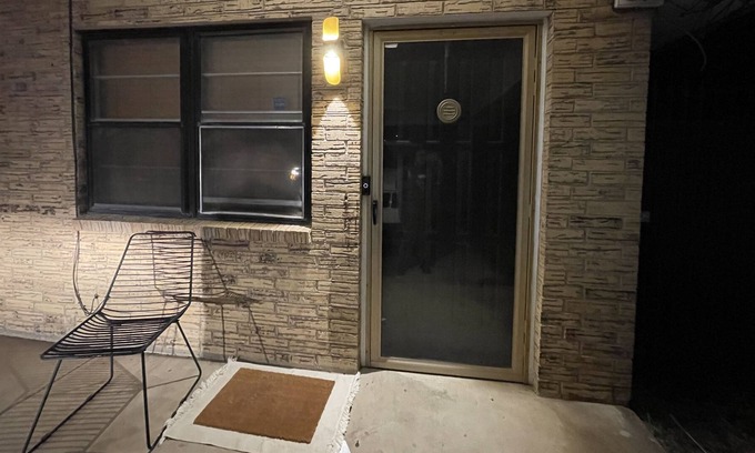 Hobbs House | Centrally located Townhome Casa De Zo
