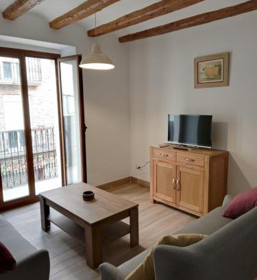 El Perello Apartment | Centrally located two bedroom apartment