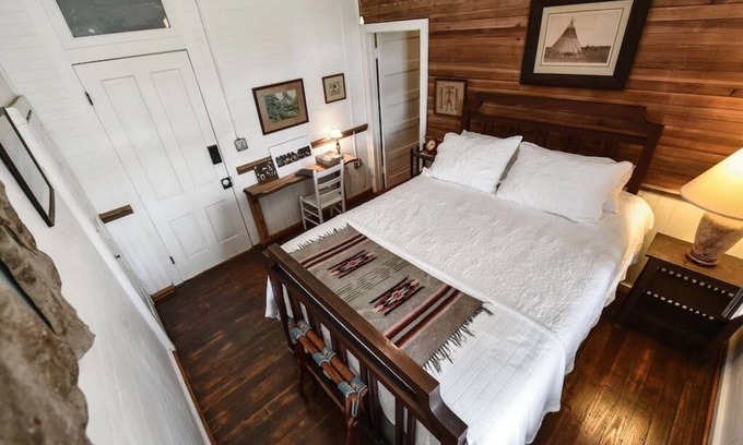 Historic Downtown Apalachicola Apartment | Centrally Located in Apalach | Sip, Sit, and Relax