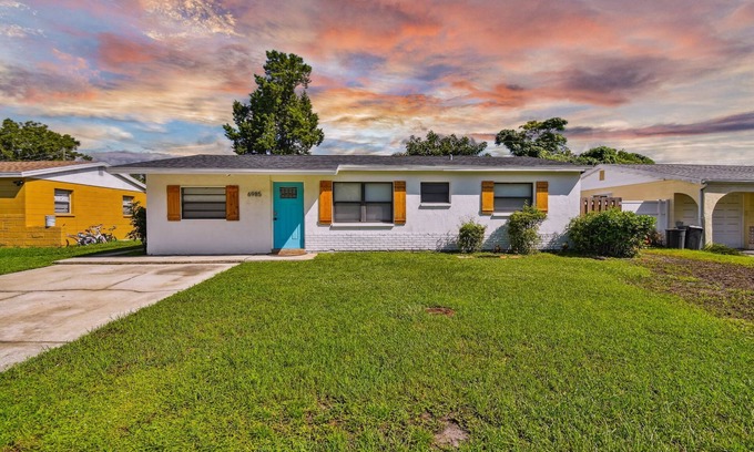Pinellas Park House | Centrally Located Insta Worthy Retreat 🏖️ - Heated POOL | Bar | Games