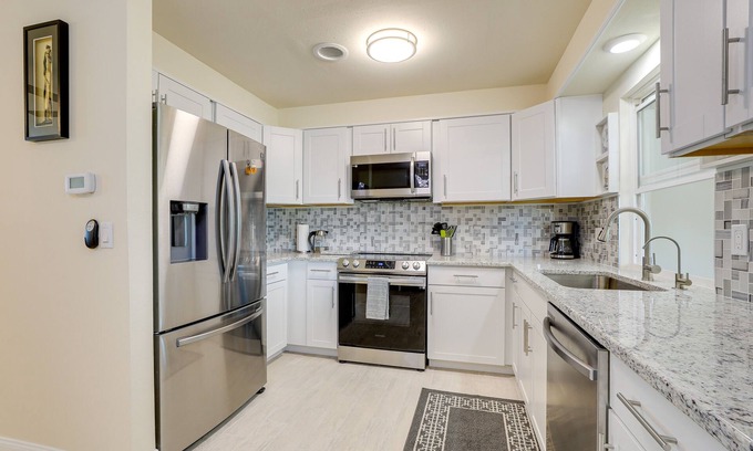 Oakland Hills House | Centrally Located Home in Rotonda West w/Patio