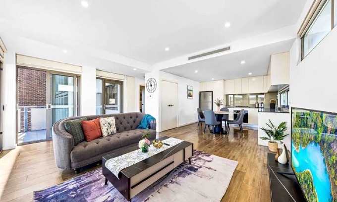 Newtown Apartment | Centre of Newtown 1 BED APT Masterpiece Holiday