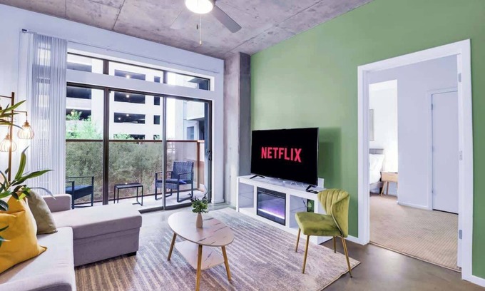 Evans Churchill Apartment | Centric 2BR In HEART of DTPHX Free Garage Parking