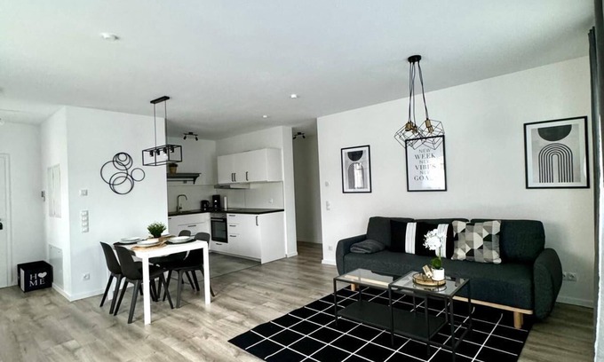 Bruchsal Apartment | Centrical - Netflix - Queensize Bed