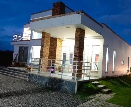 Sesquile House | Centro Recreativo Las Palmeras