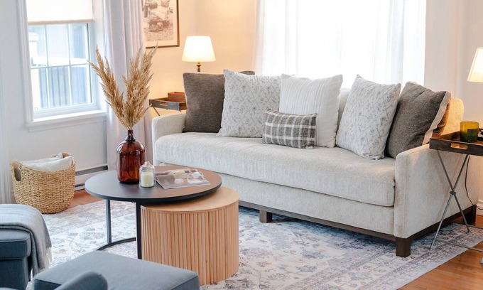 Bloomfield House | Century Home centrally located in Prince Edward County (located in Bloomfield)