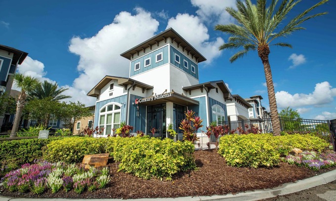 Florida Center North Apartment | Century Millenia
