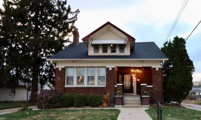 Quincy House | Century Old Craftsman Brick House