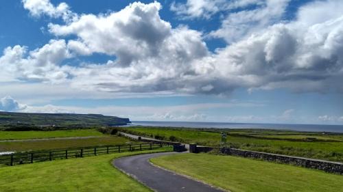 Doolin House | Ceol na dTonnta