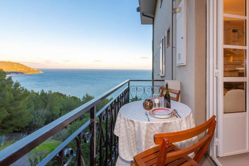 Capo Mimosa-Rollo Apartment | Cervo Piccolo Incanto With Parking - Happy Rentals