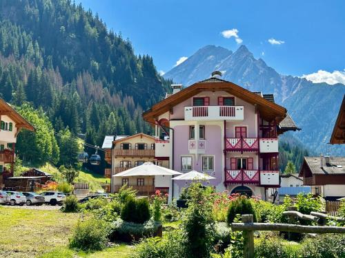 Canazei Apartment | Cesa Planber Apartments Mountain View BIKE FRIENDLY