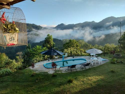 Vitor Hugo House | CHÁCARA DOMINGOS MARTINS - SANTO GRAAL - Montanhas, Corredeiras, Piscina, Natureza e Paz