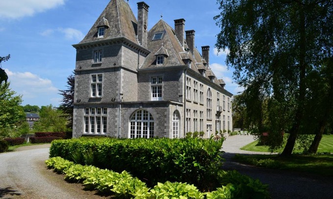Dorinne House | Château de la Motte
