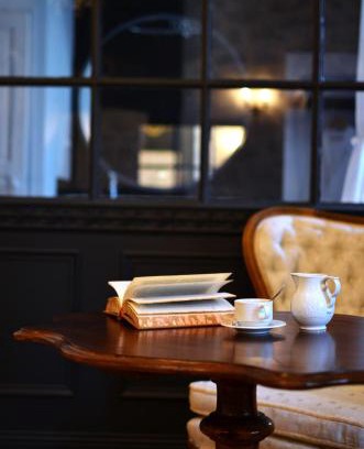 Marcilloles Bed & Breakfast | Château de la Rochetière