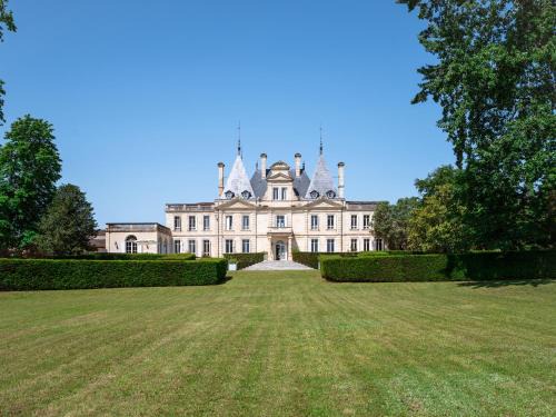 Lussac Bed & Breakfast | Château de Lussac