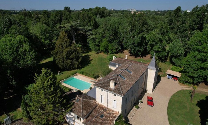 Artigues-pres-Bordeaux Bed & Breakfast | Château Fleur D'Aya