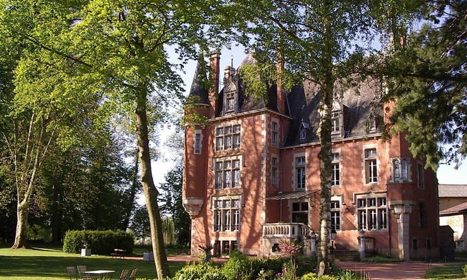 Saint-Remy-de-Chargnat House | Château de la Vernède, charming & historic guest house, Volcanoes natural park