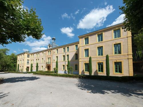 Montbrun-les-Bains Apartment | Château Luxury Stay Montbrun