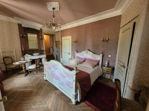 Condal Bed & Breakfast | Château St Sulpice Chambre Porcelaine